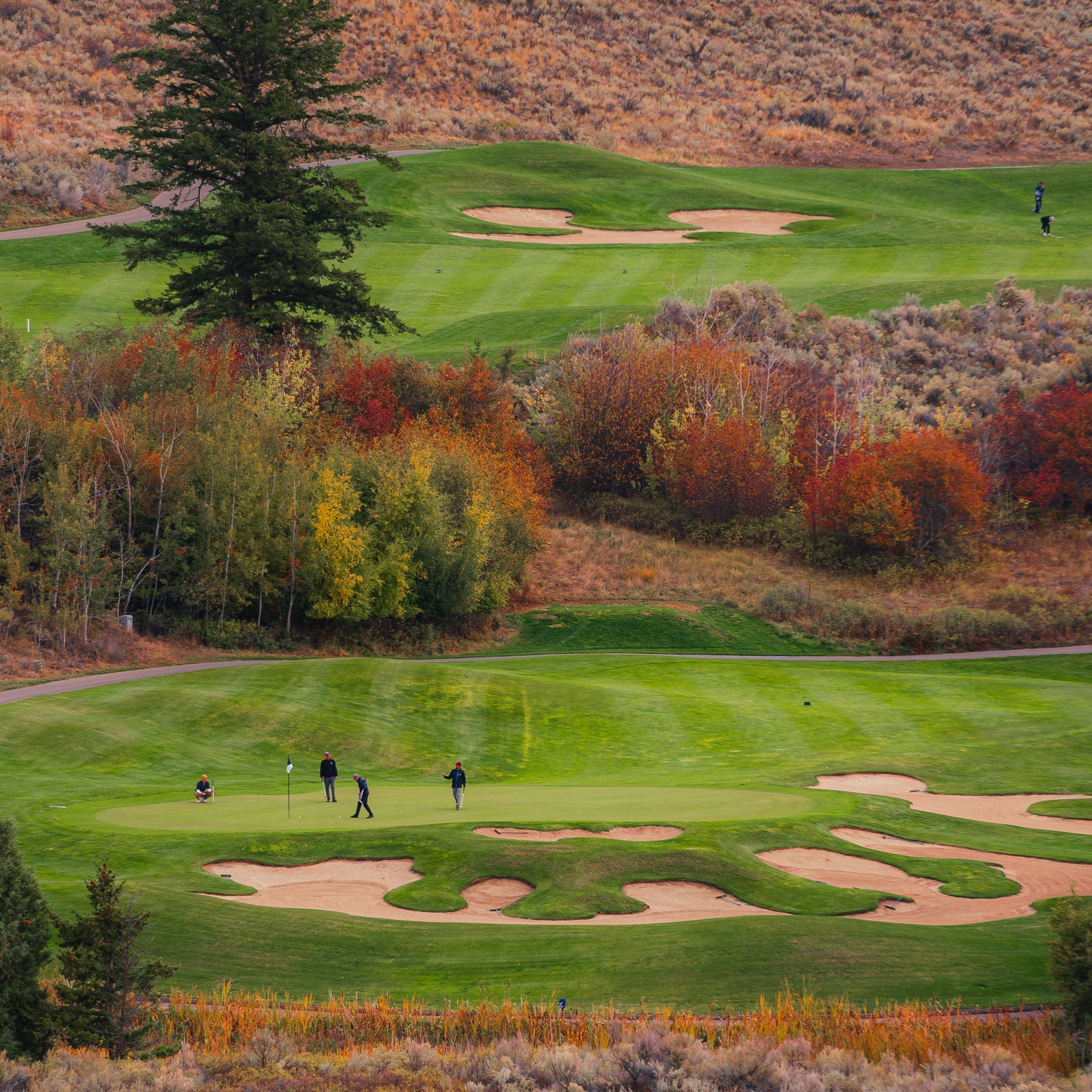 Fred Couples signature golf course hole overlooking Okanagan Lake at The Rise Resort Vernon