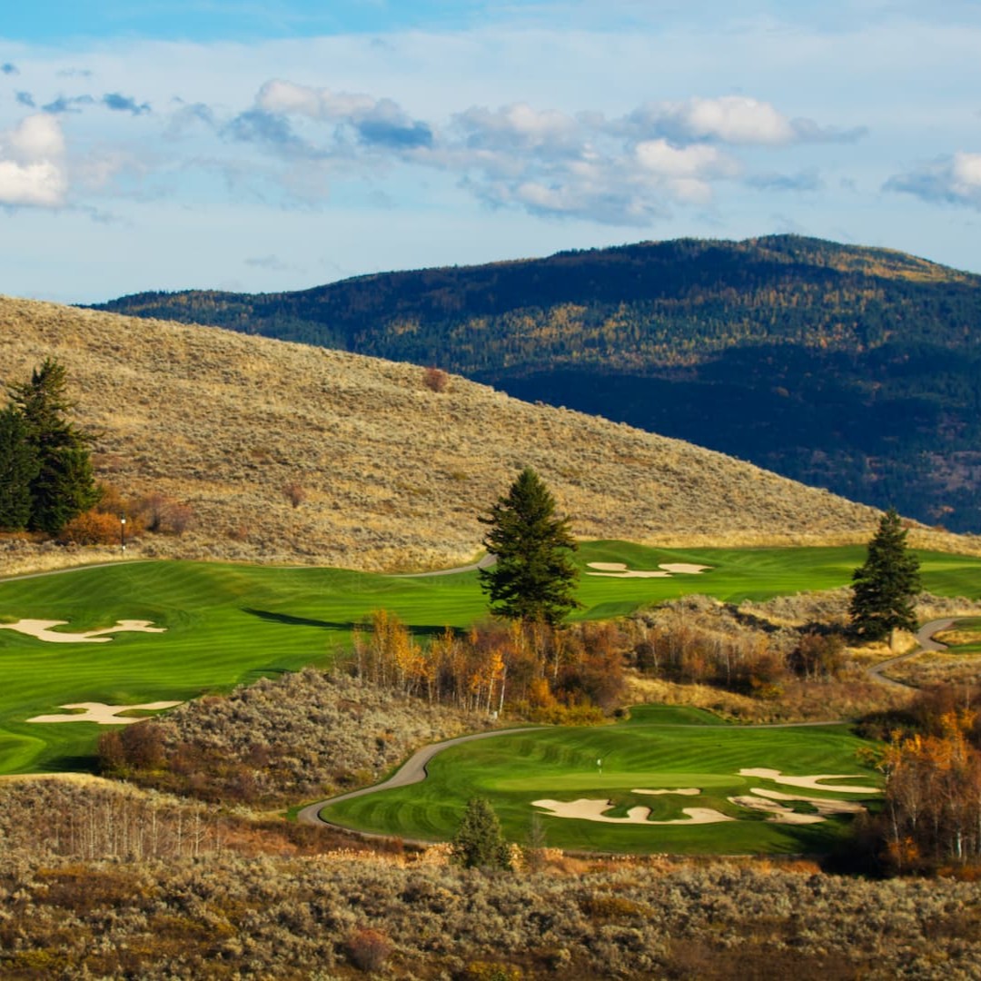 Fred Couples signature golf course hole overlooking Okanagan Lake at The Rise Resort Vernon